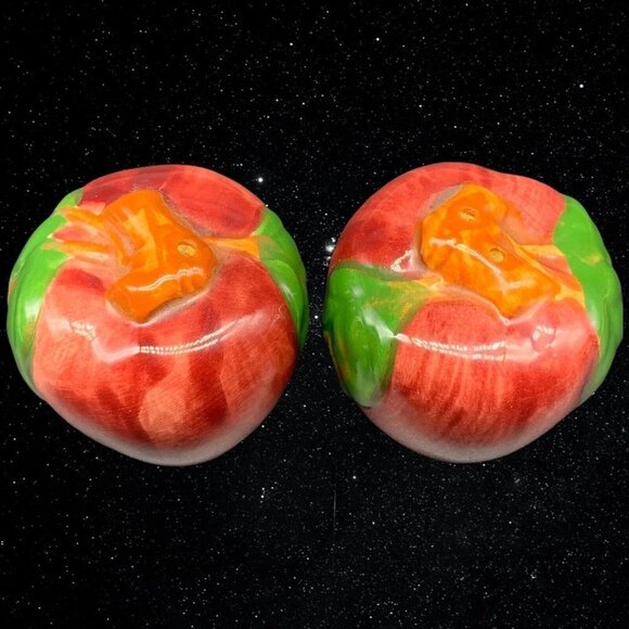 Pair Of Vintage Hand Painted Art Pottery Apple Salt & Pepper Shakers 1.75”T 2”W - Picture 4 of 6